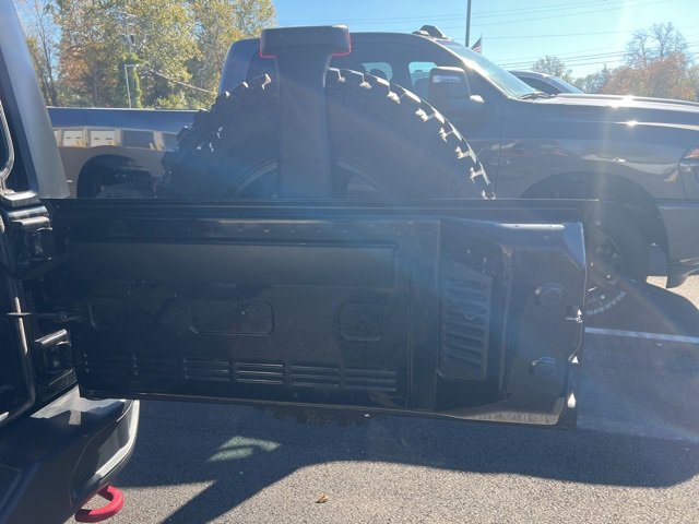 Used 2017 Jeep Wrangler Unlimited Rubicon image 18