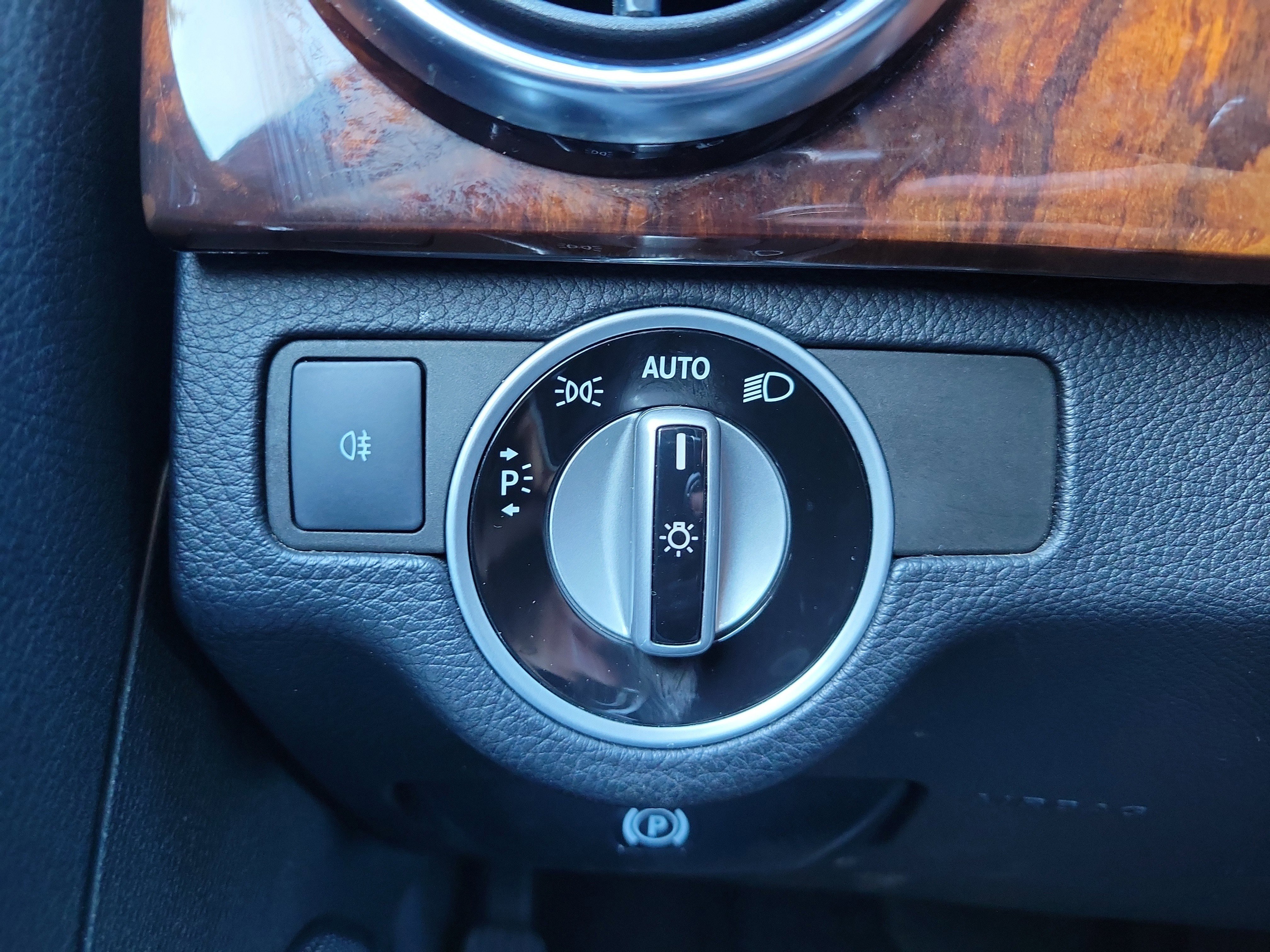 Used 2013 Mercedes-Benz GLK 350 4MATIC image 25