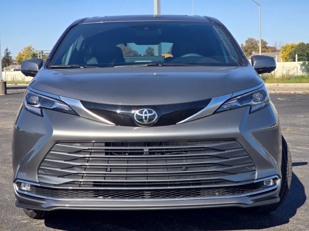 New 2026 Toyota Sienna Platinum AWD/4WD image 13