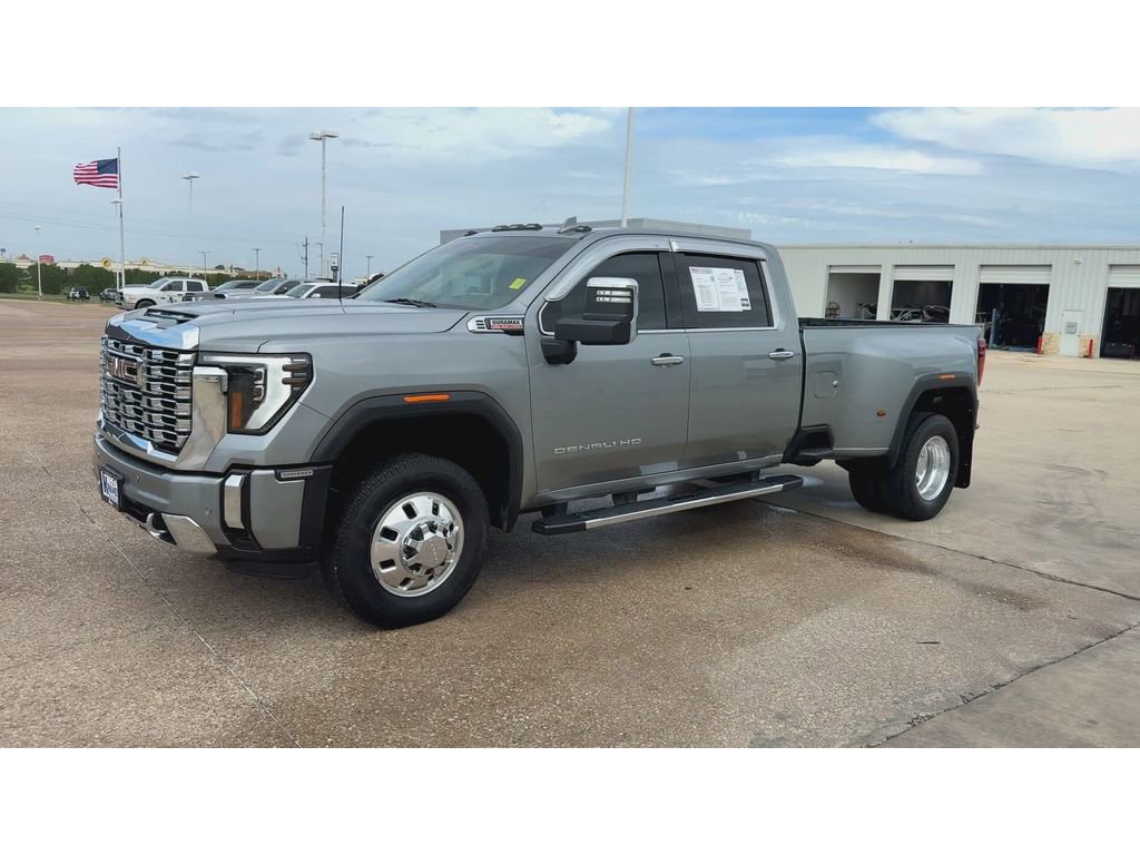 Used 2024 GMC Sierra 3500 Denali w/ Denali Reserve Package image 4