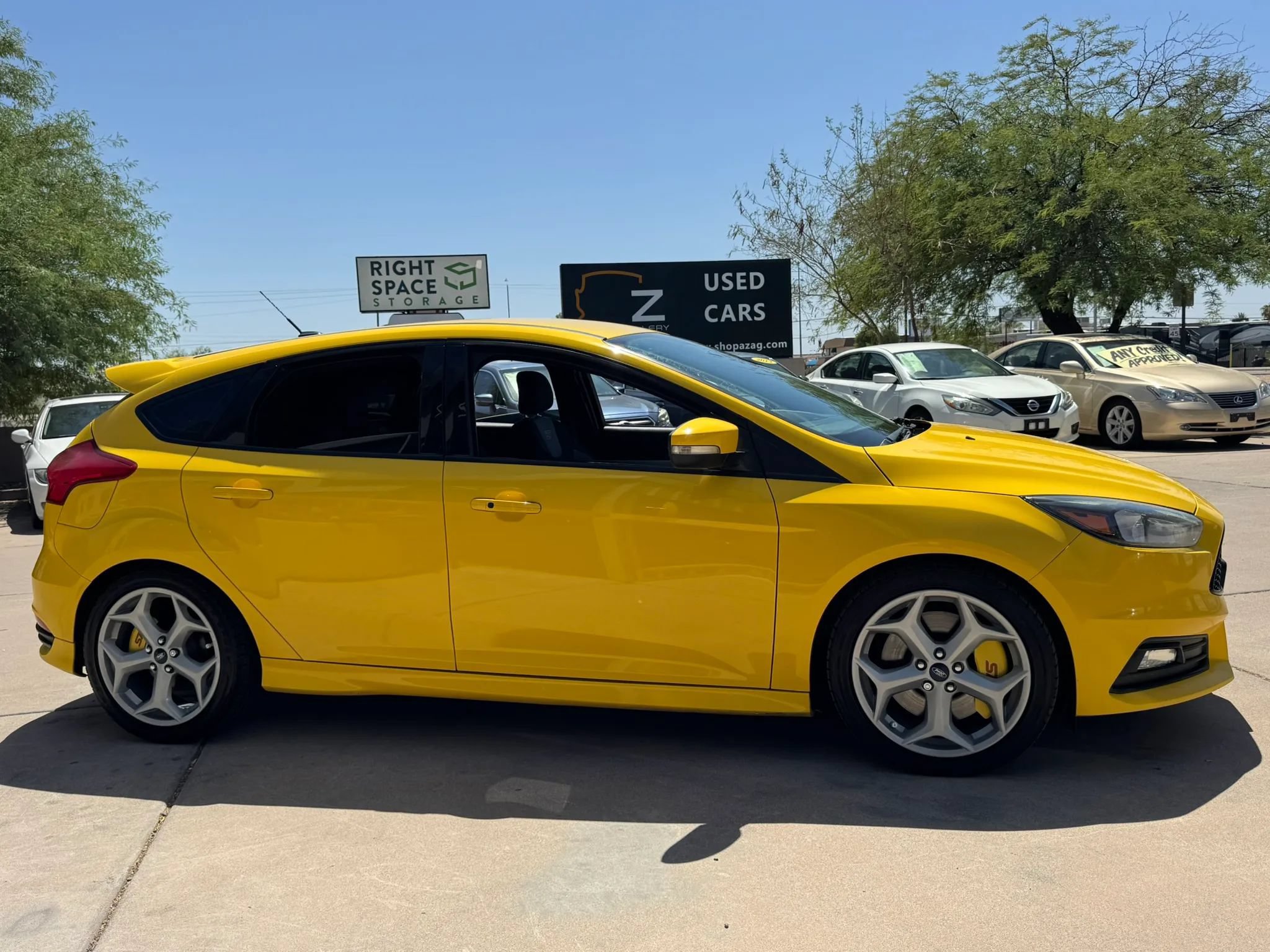Used 2017 Ford Focus ST FWD image 5