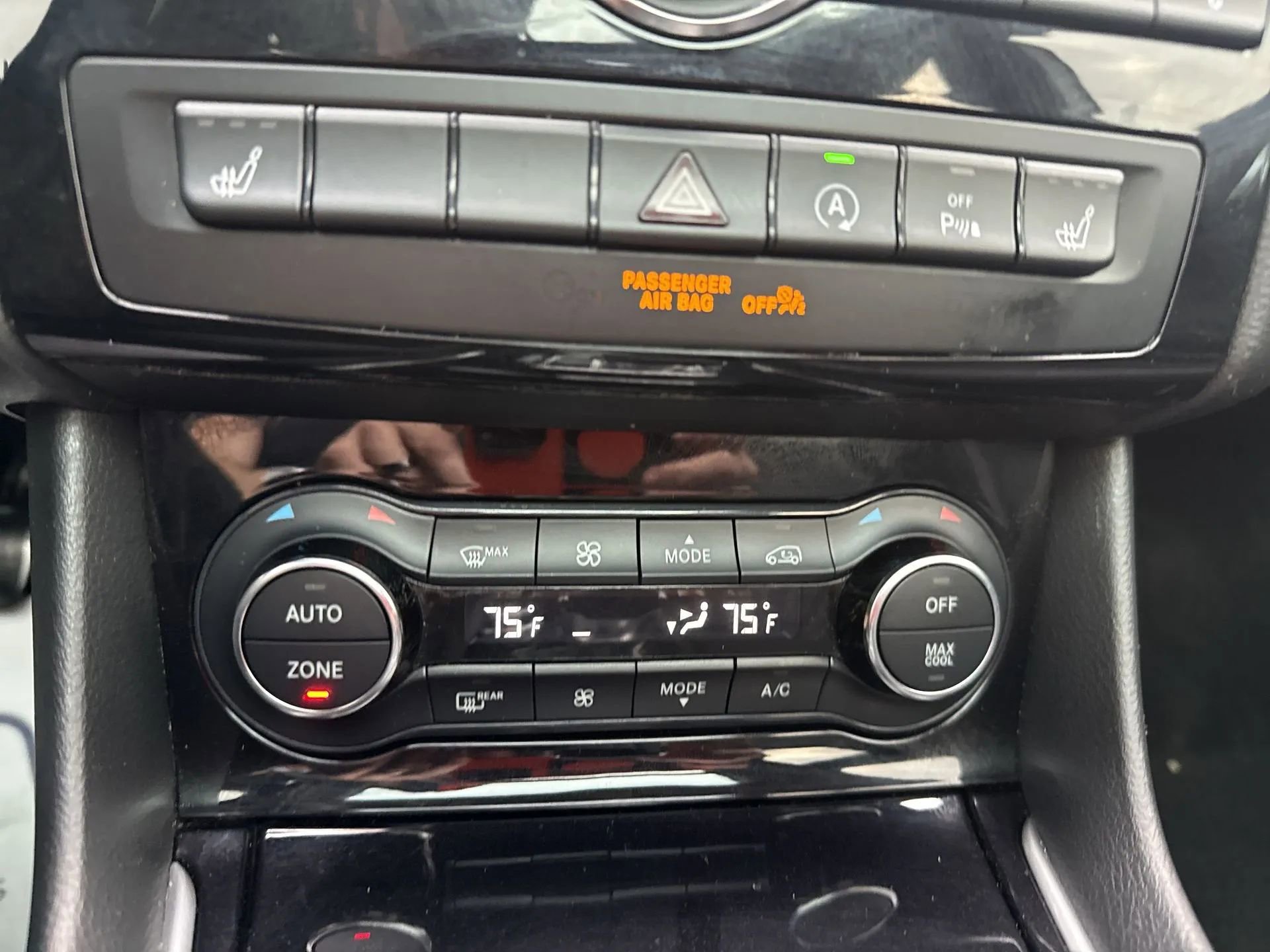 Used 2019 INFINITI QX30 Premium w/ Navigation Package image 17