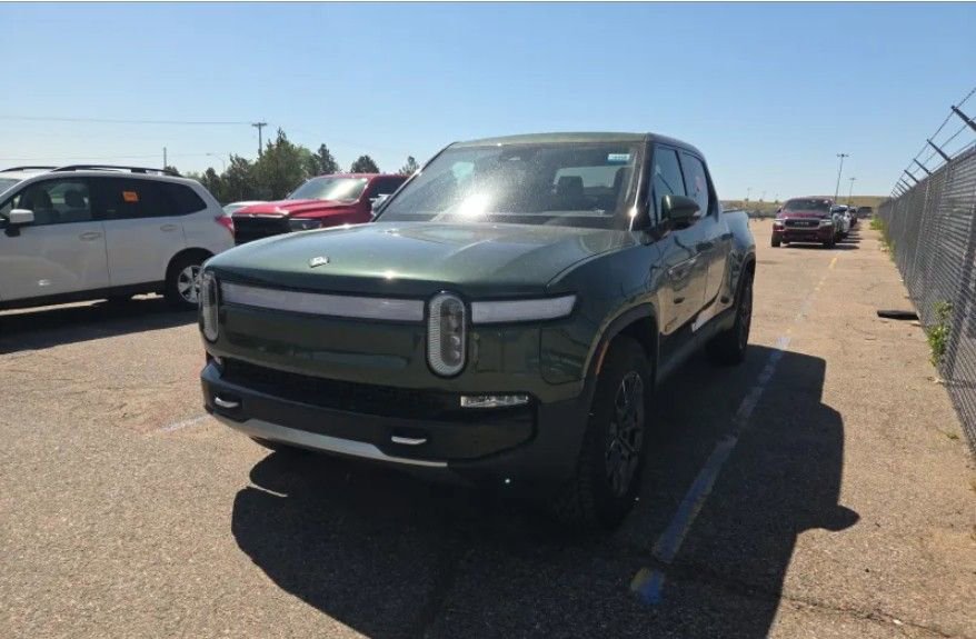 Used 2022 Rivian R1T Adventure AWD/4WD video 1