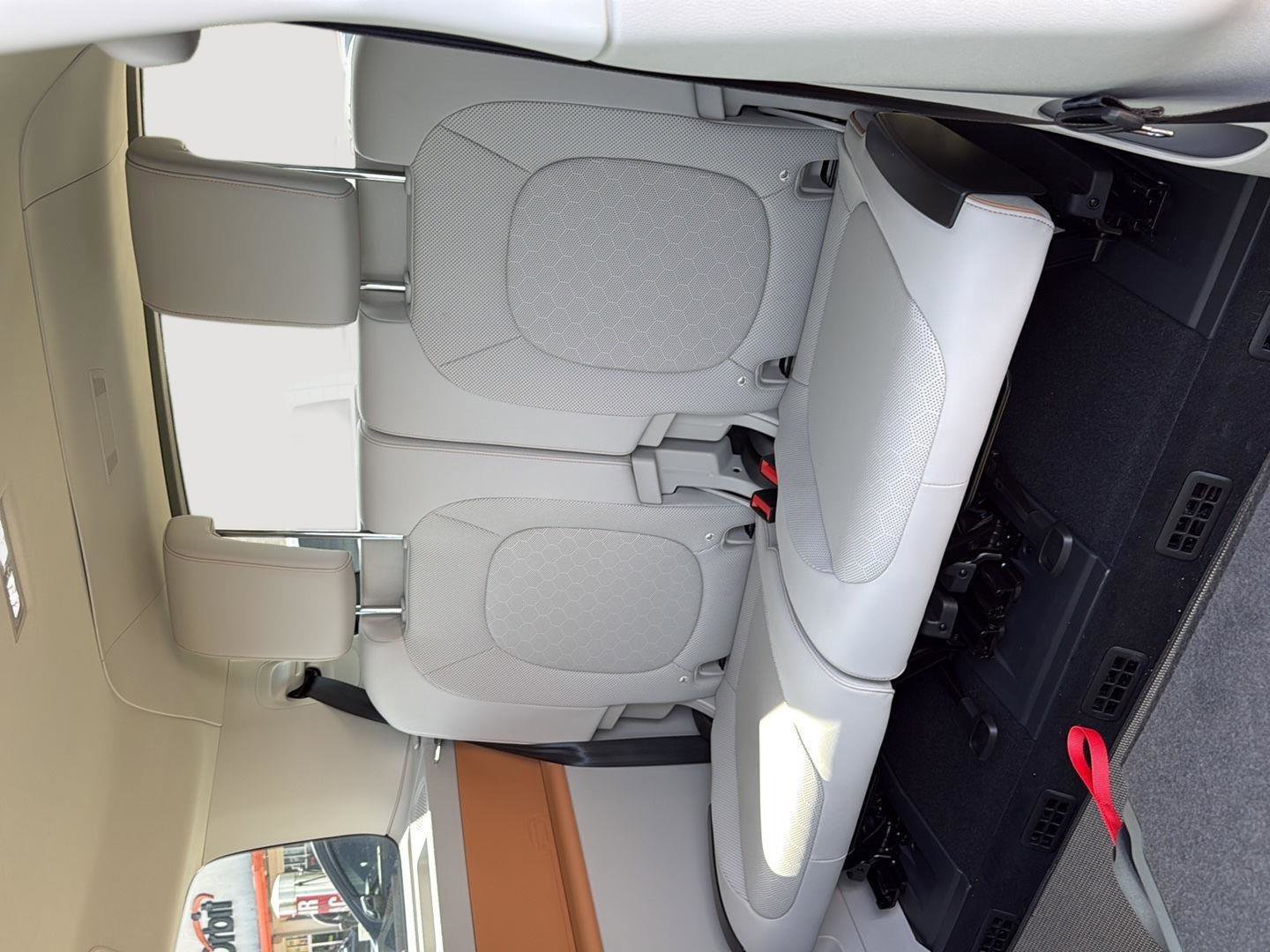 New 2025 Volkswagen ID. Buzz Pro S Plus image 19