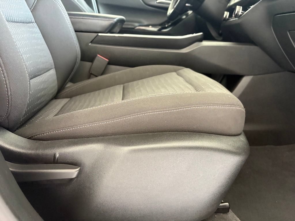 Used 2025 Chevrolet Equinox LT AWD/4WD image 35