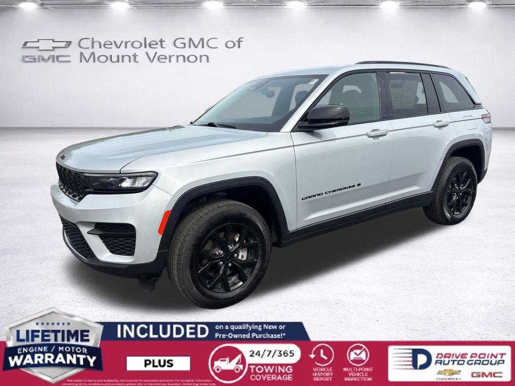 Used 2025 Jeep Grand Cherokee Altitude AWD/4WD image 1