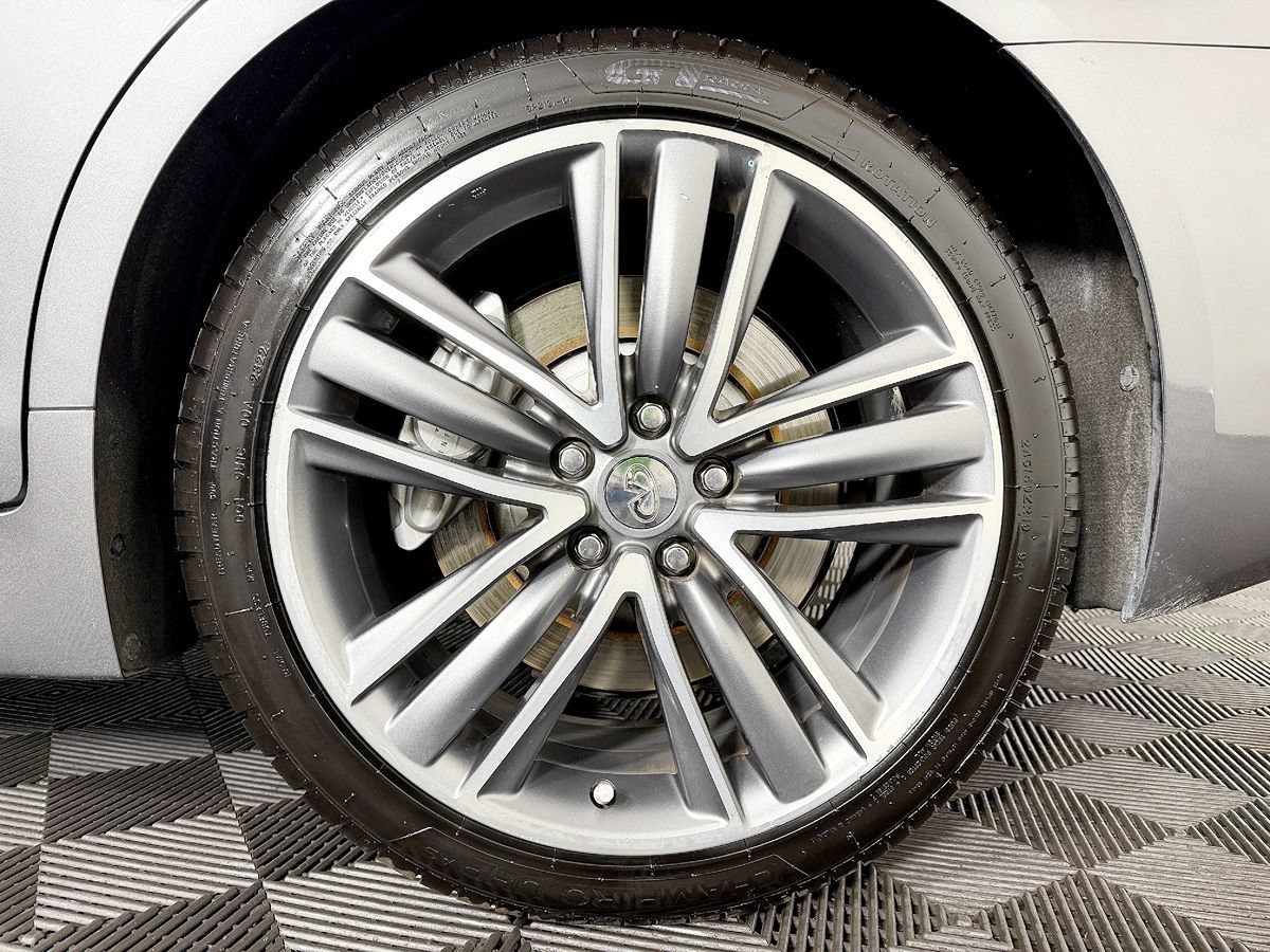 Used 2015 INFINITI Q50 w/ Deluxe Touring Package RWD image 24