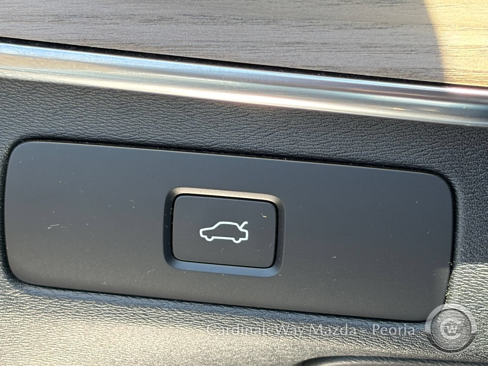 Used 2025 Volvo XC90 B5 Plus AWD/4WD image 23
