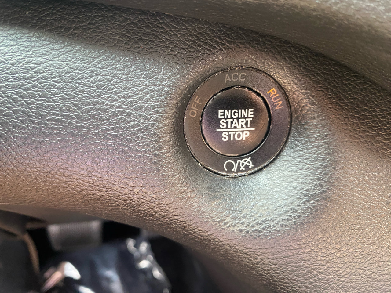 Used 2017 Jeep Cherokee Limited image 14