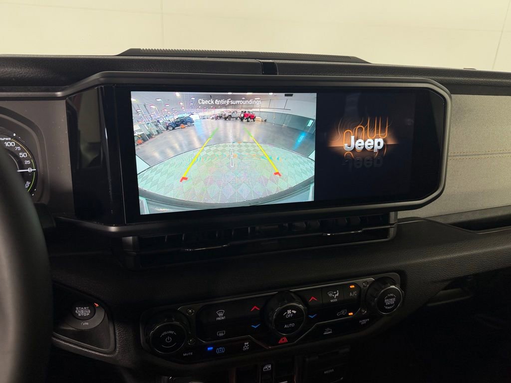 Used 2024 Jeep Wrangler Unlimited image 19