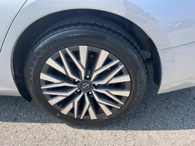 Certified 2024 Nissan Altima 2.5 SV FWD image 11