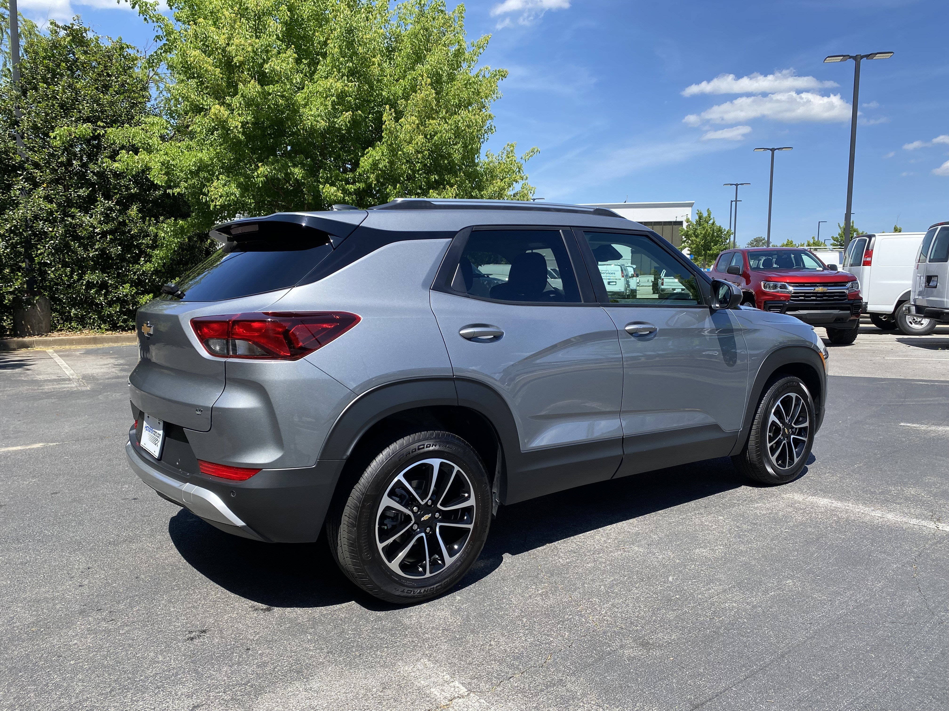 Used 2024 Chevrolet TrailBlazer LT w/ Driver Confidence Package image 9