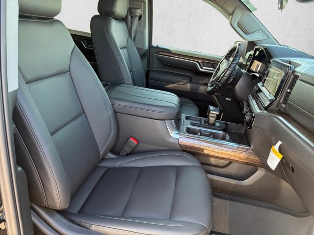 Used 2025 Chevrolet Silverado 1500 LT Trail Boss w/ LT Trail Boss Premium Package AWD/4WD image 21