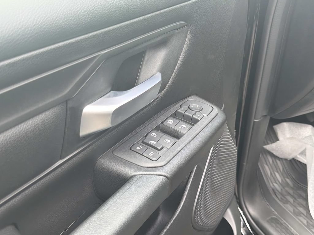 New 2026 RAM 1500 Warlock AWD/4WD image 14