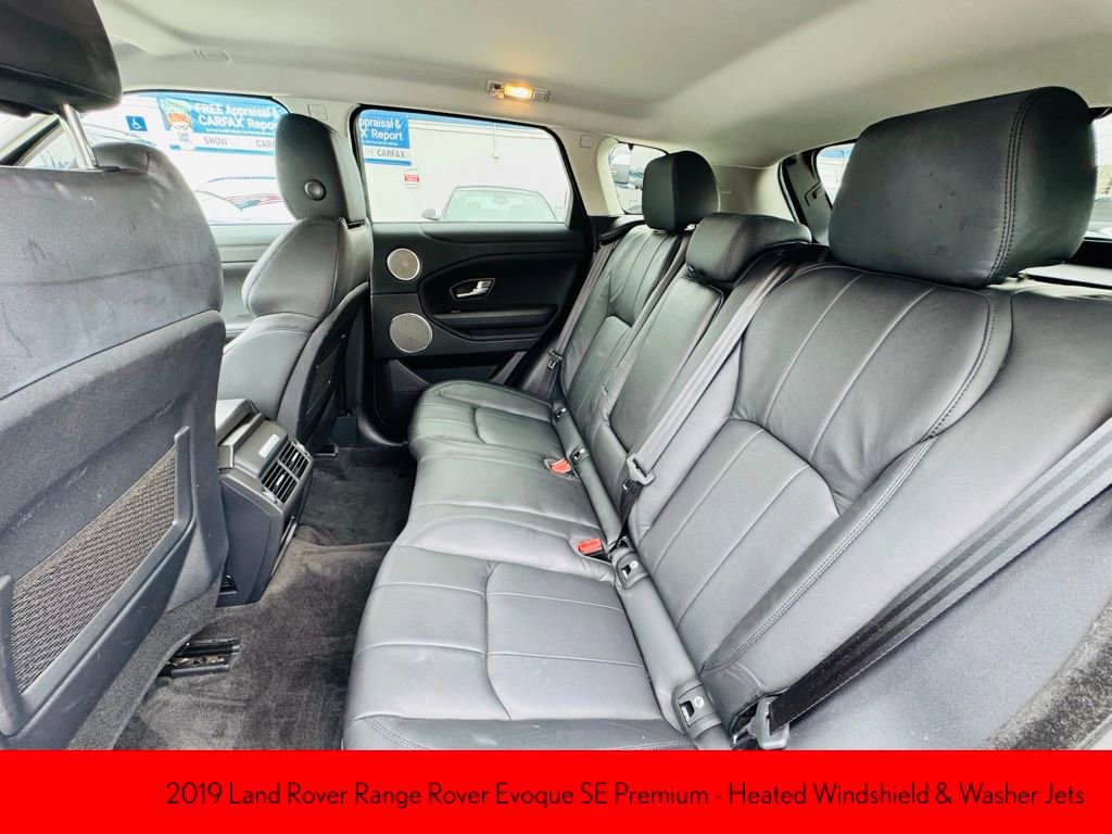 Used 2019 Land Rover Range Rover Evoque SE Premium image 13