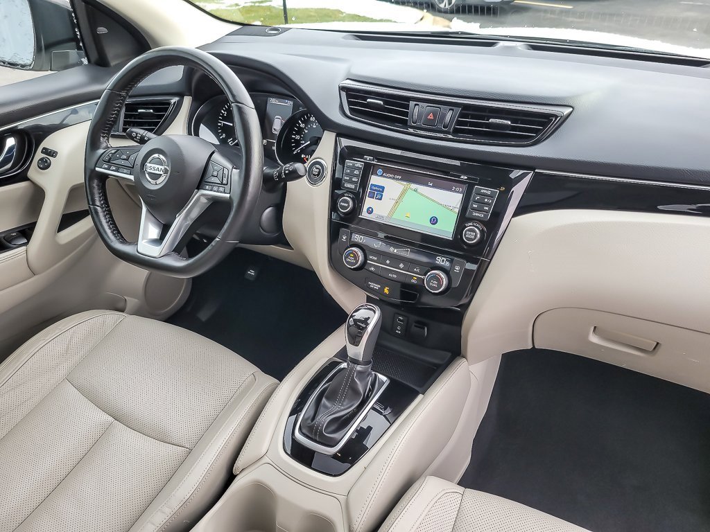 Used 2017 Nissan Rogue Sport SL w/ SL Premium Package image 21