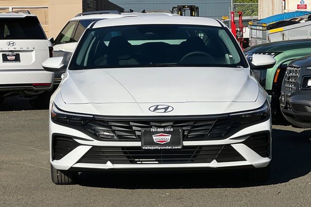 New 2026 Hyundai Elantra SE image 3
