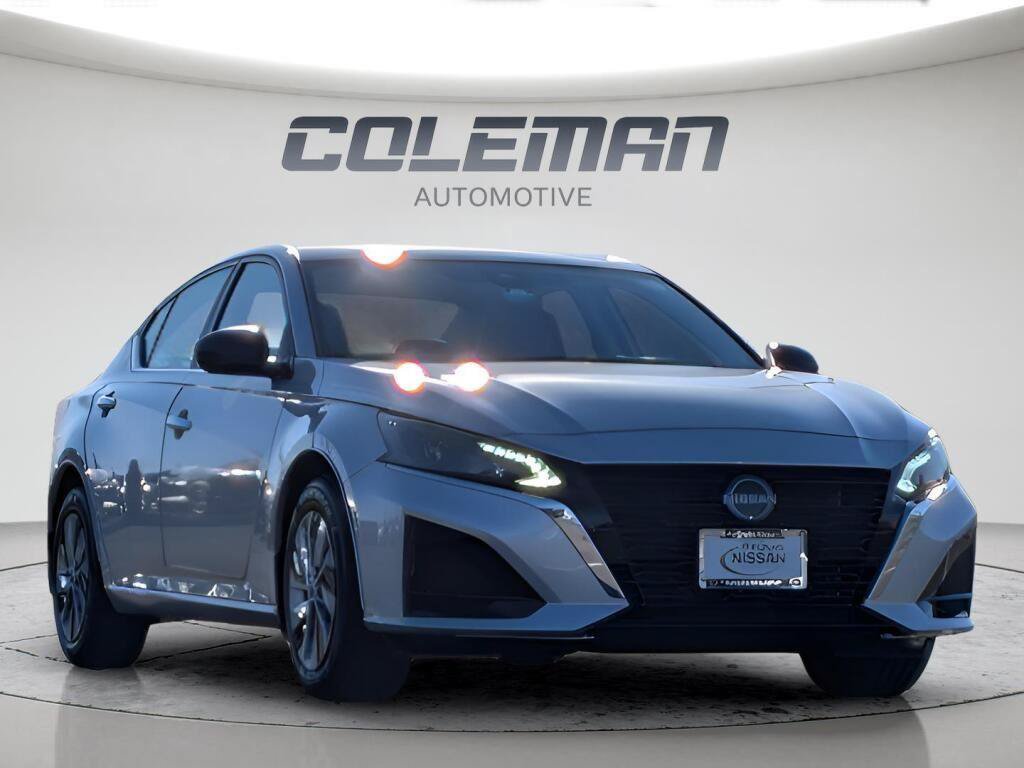 Certified 2025 Nissan Altima 2.5 S FWD image 3