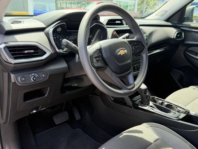 Used 2021 Chevrolet TrailBlazer LT w/ Convenience Package FWD image 11