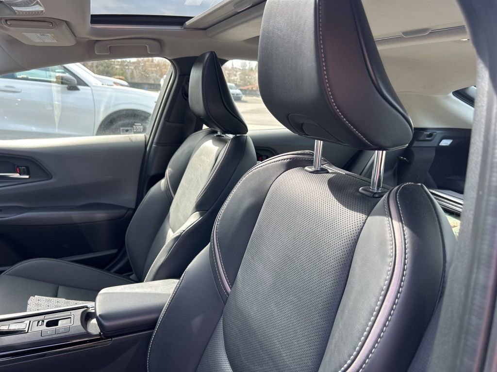 Used 2024 Toyota Prius XLE image 37