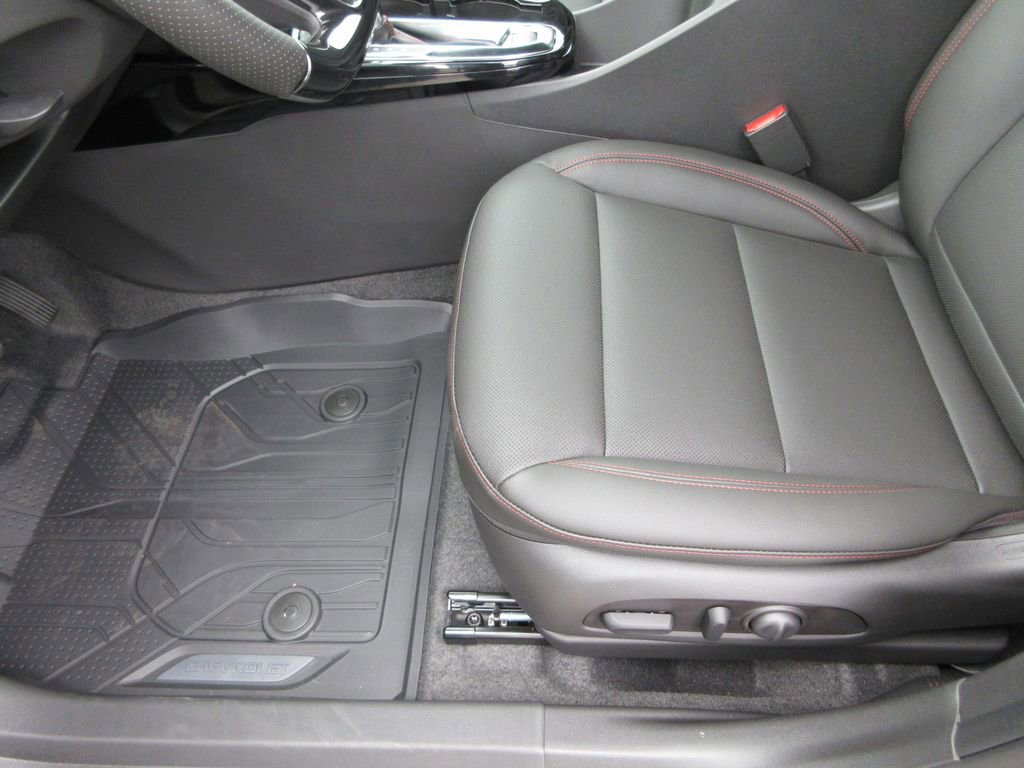 New 2026 Chevrolet Trax RS w/ Sunroof Package FWD image 21