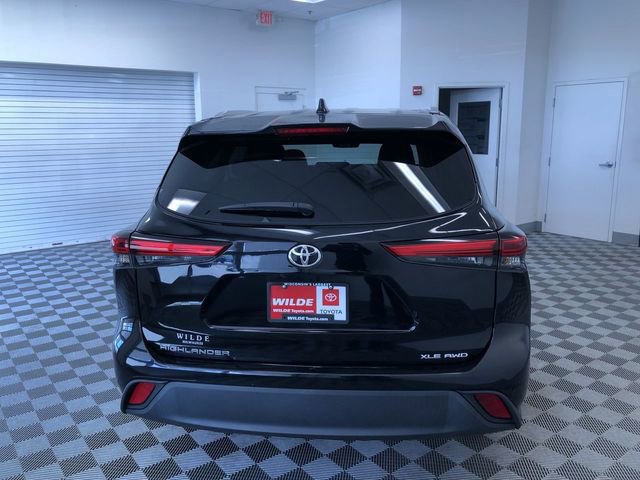 Used 2022 Toyota Highlander XLE image 14