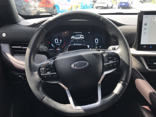 Used 2025 Ford Explorer Platinum RWD image 25