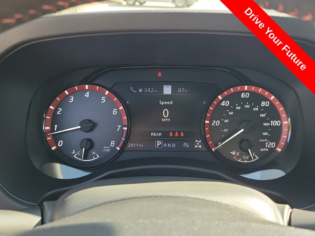 Used 2025 Nissan Frontier PRO-4X w/ Pro Premium Package AWD/4WD image 9