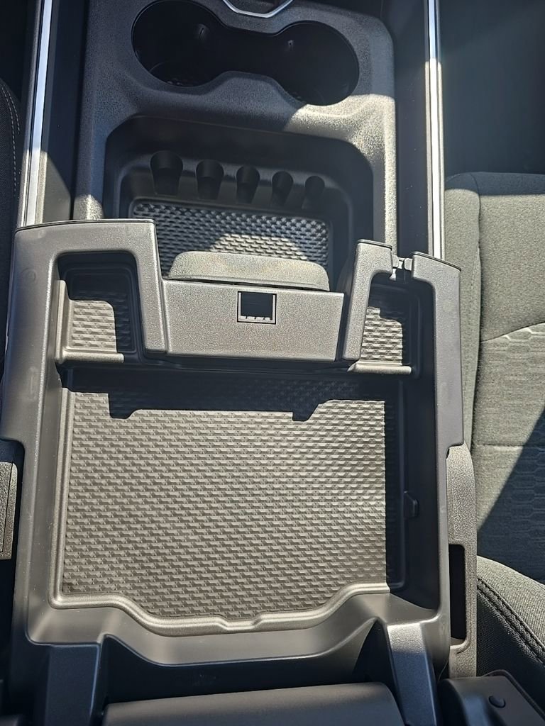 New 2026 RAM 3500 Big Horn AWD/4WD image 35