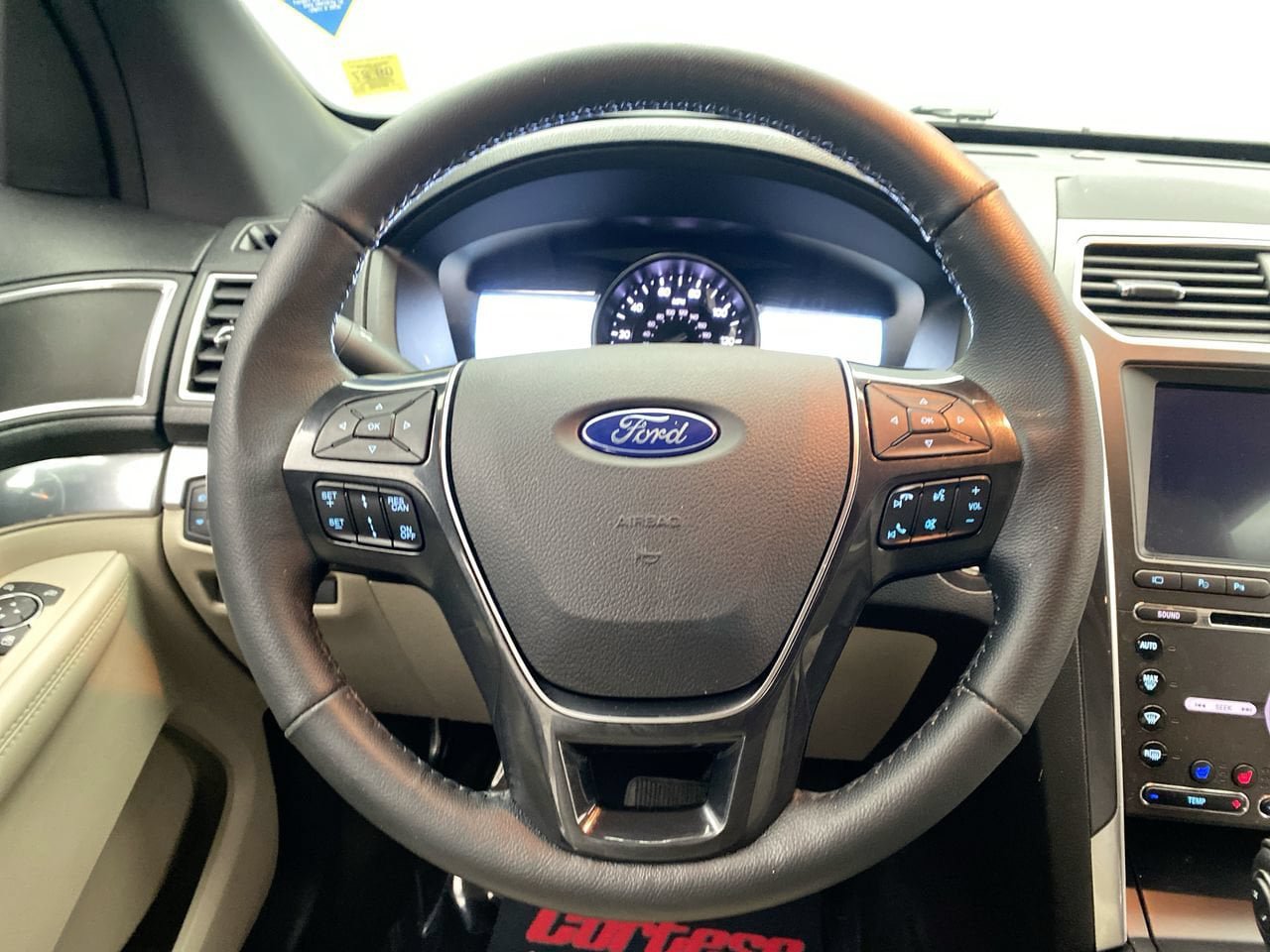 Used 2018 Ford Explorer Limited w/ Equipment Group 301A AWD/4WD image 16