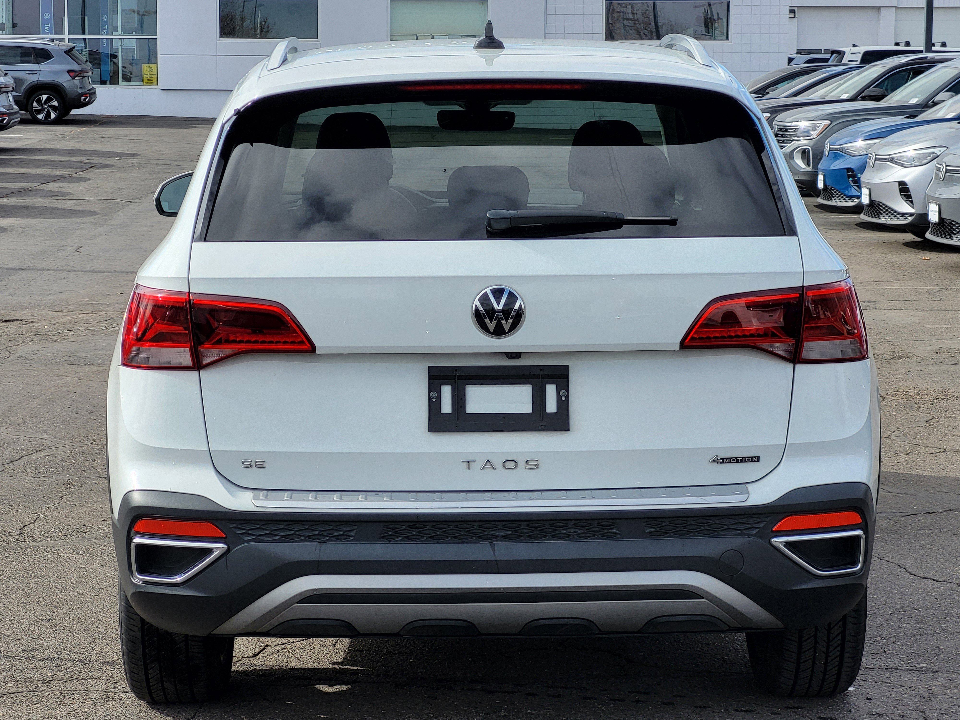 Used 2023 Volkswagen Taos SE image 5