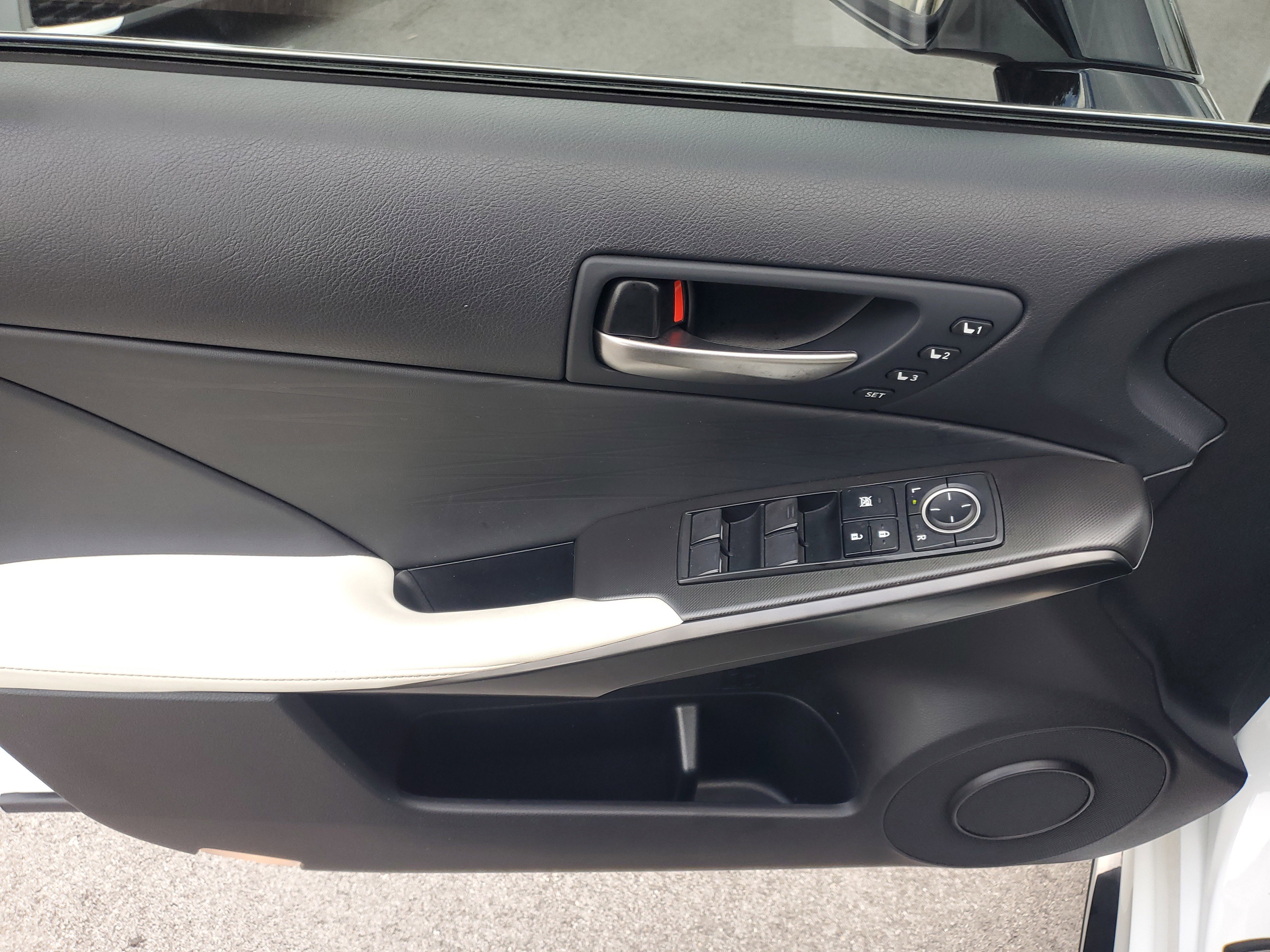 Certified 2022 Lexus IS 350 F Sport image 20