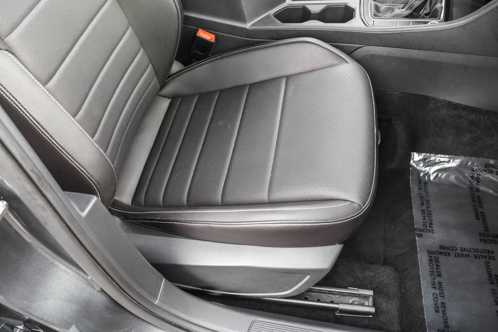 Certified 2023 Volkswagen Jetta SE FWD image 34