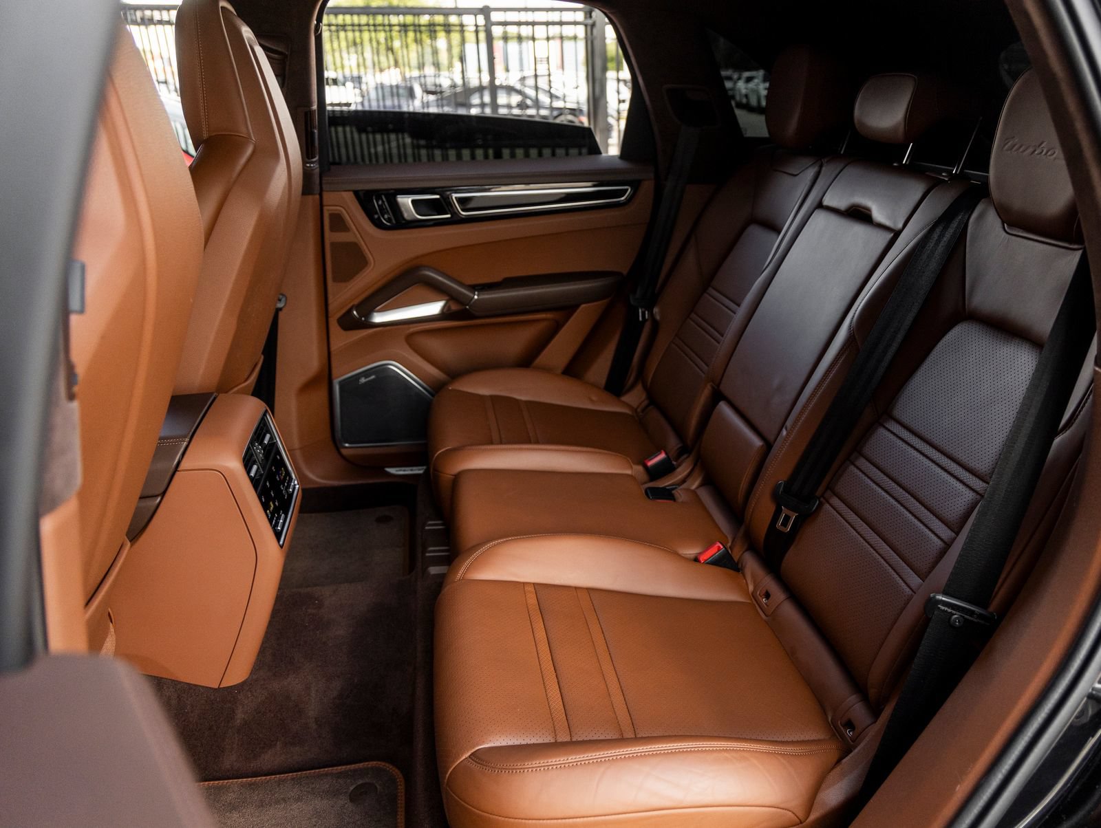 Certified 2021 Porsche Cayenne Turbo S AWD/4WD image 35