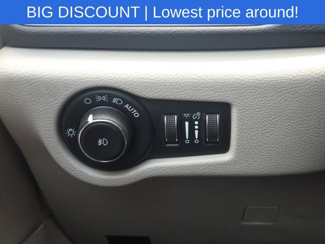 Used 2022 Chrysler Pacifica Touring-L FWD image 33