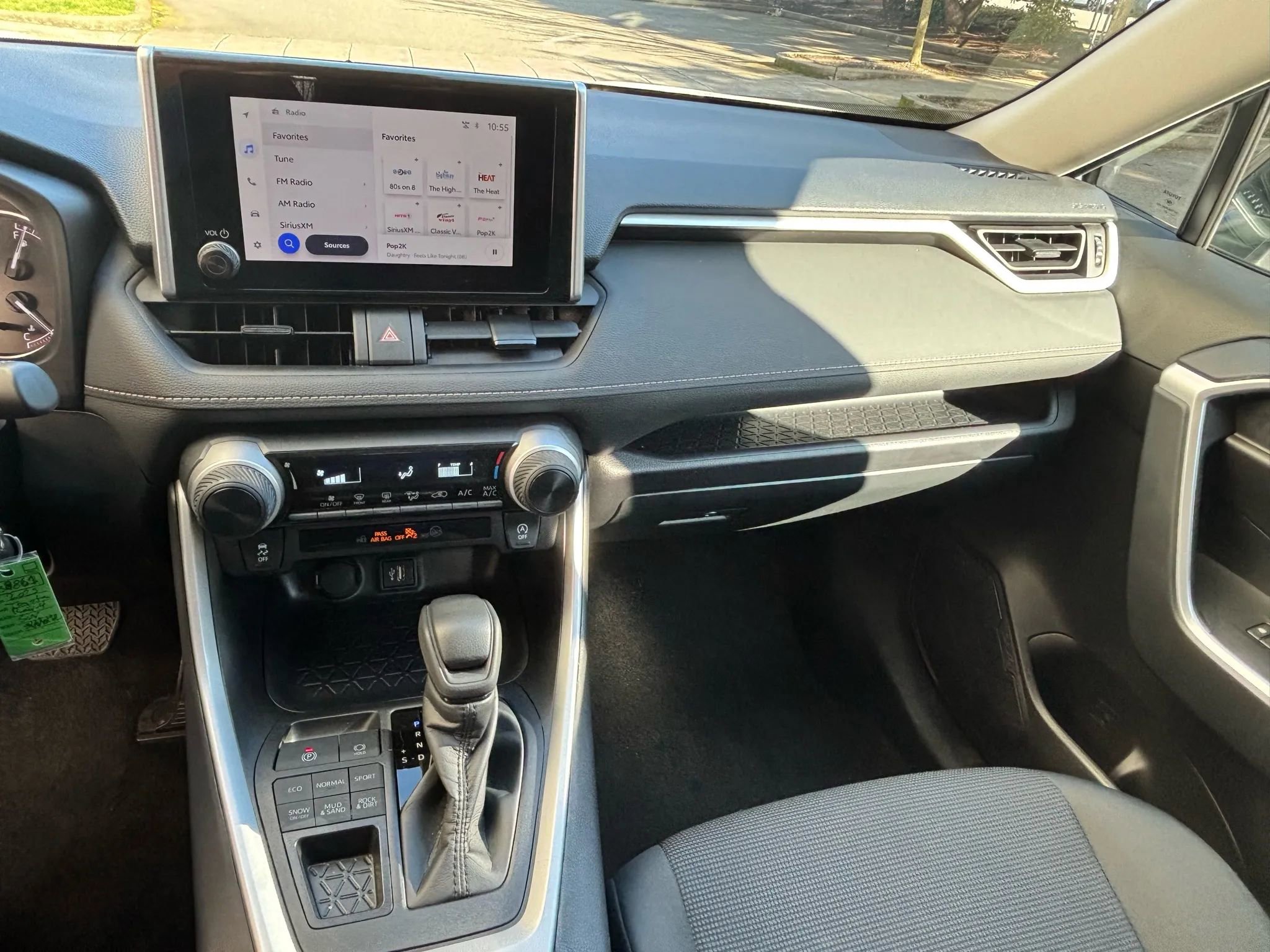 Used 2025 Toyota RAV4 LE image 13