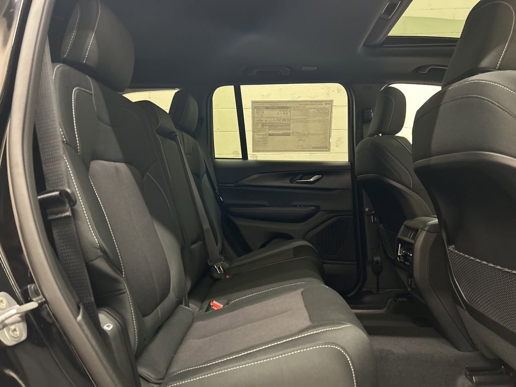 New 2026 Jeep Grand Cherokee Laredo X AWD/4WD image 9