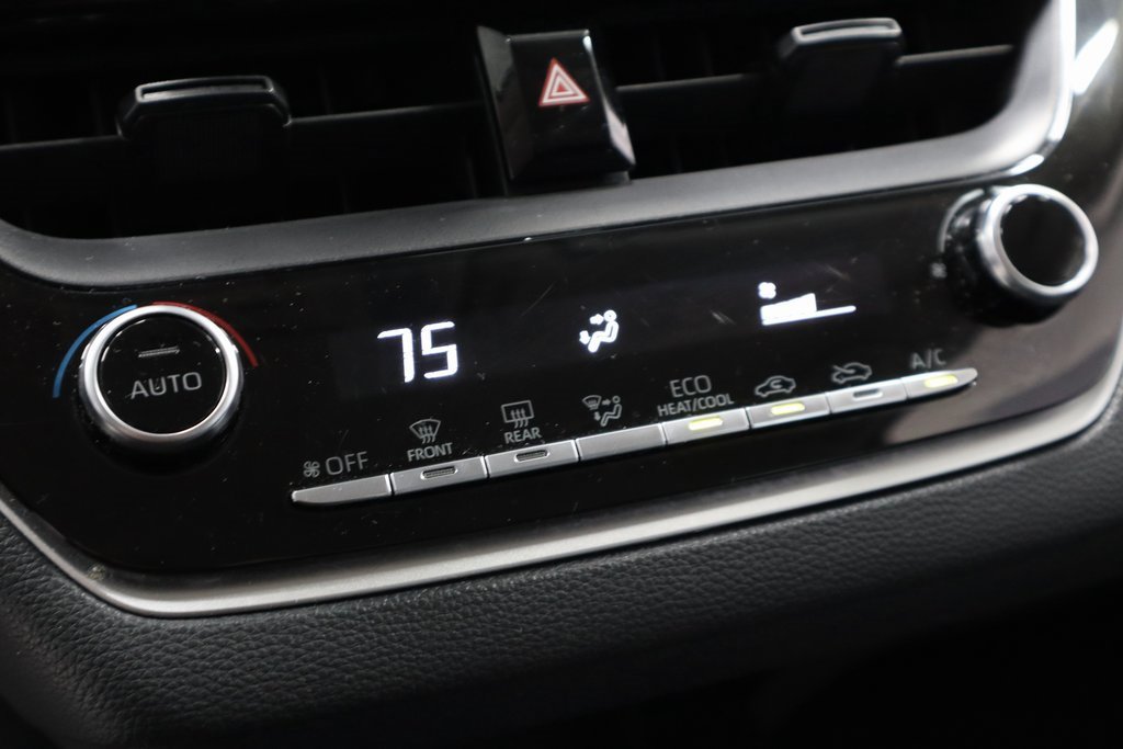 Used 2022 Toyota Corolla LE image 4