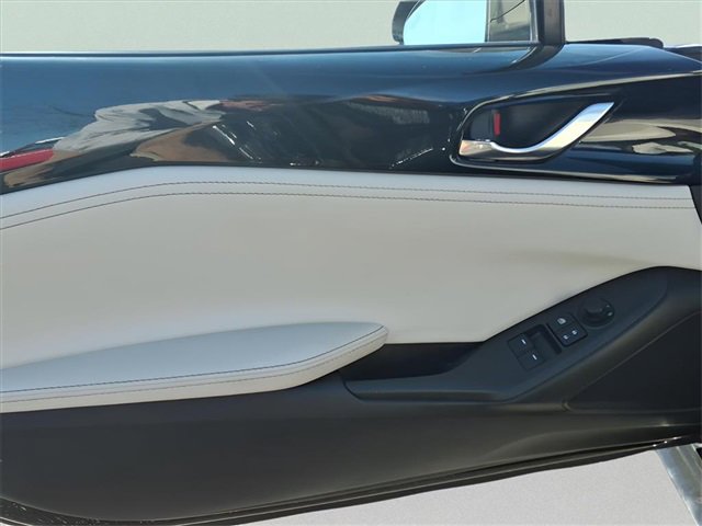 Used 2021 MAZDA MX-5 Miata RF Grand Touring w/ Appearance Package image 15