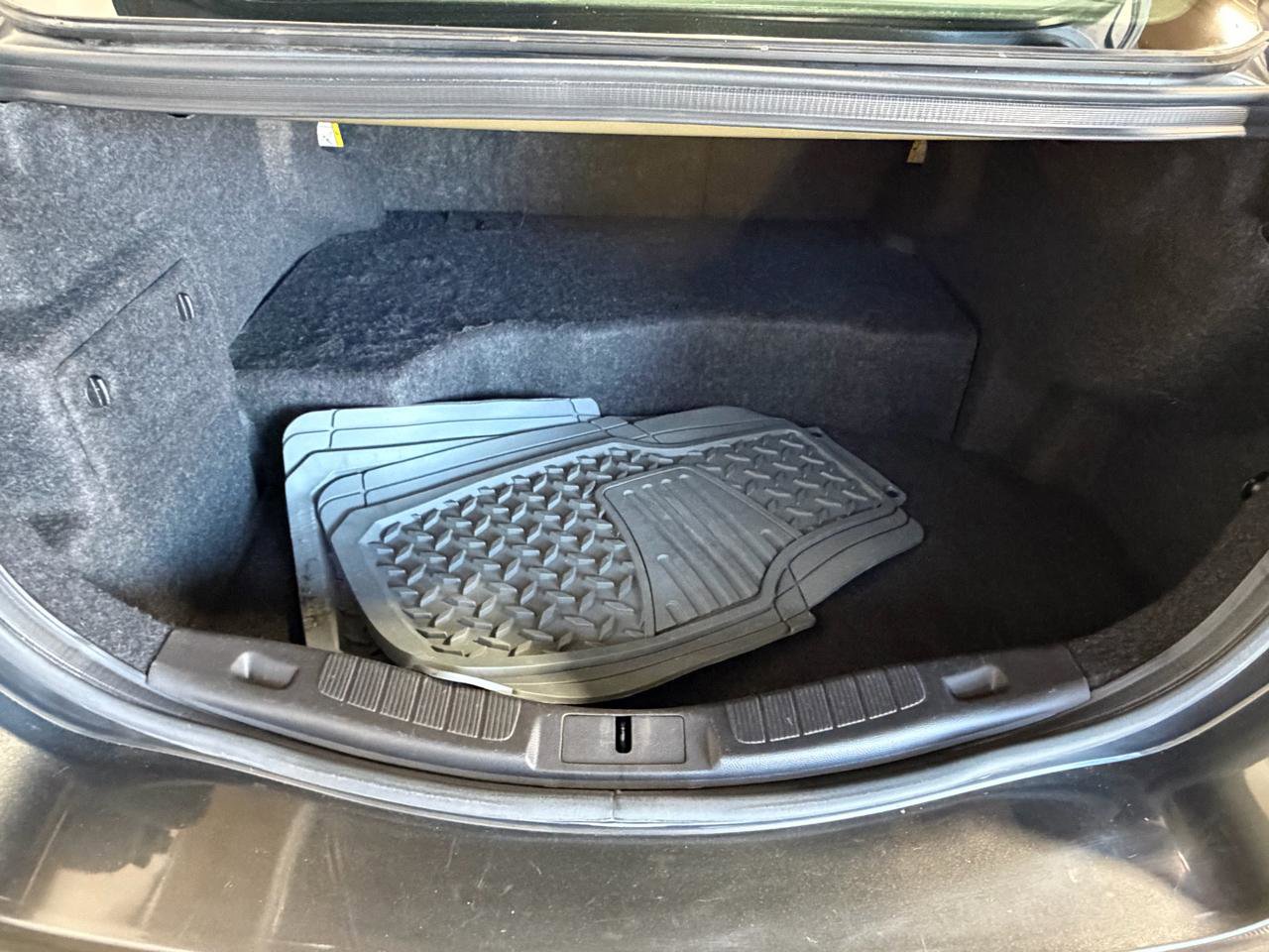 Used 2015 Ford Fusion SE FWD image 19