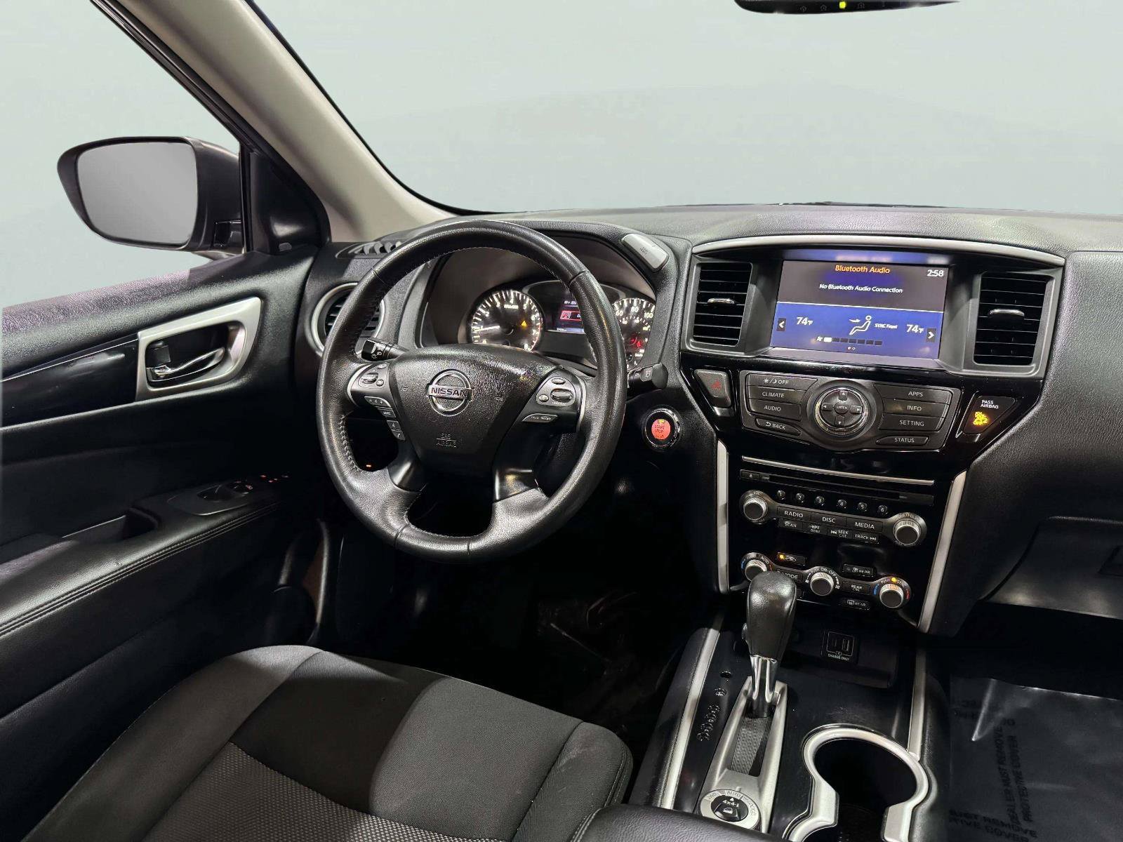 Used 2019 Nissan Pathfinder SV AWD/4WD image 28