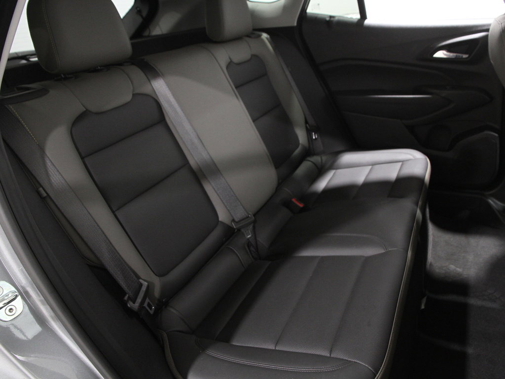 Certified 2024 Chevrolet Trax ACTIV w/ Sunroof Package image 16