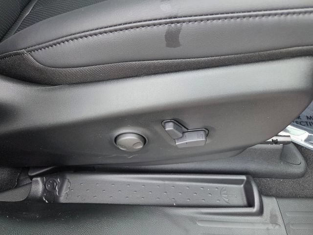 New 2027 Chrysler Pacifica Select FWD image 14