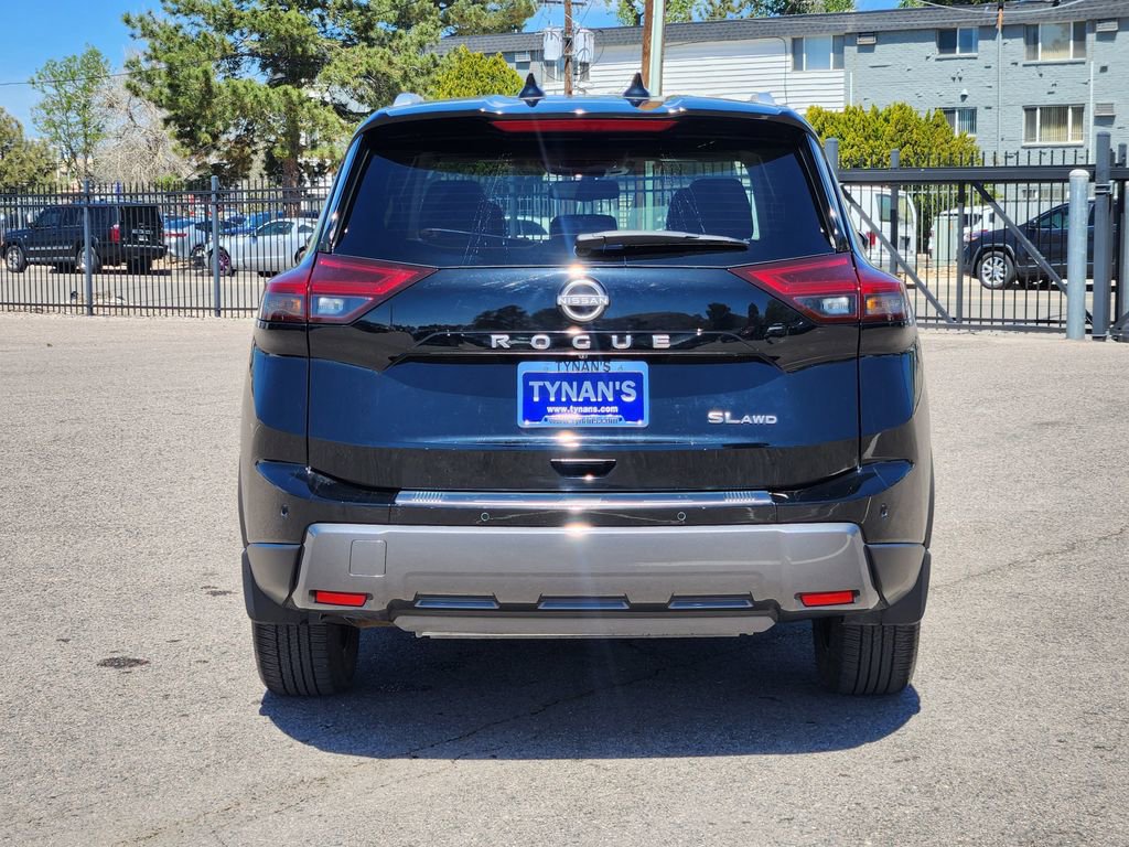 Used 2025 Nissan Rogue SL w/ Tech Package AWD/4WD image 6