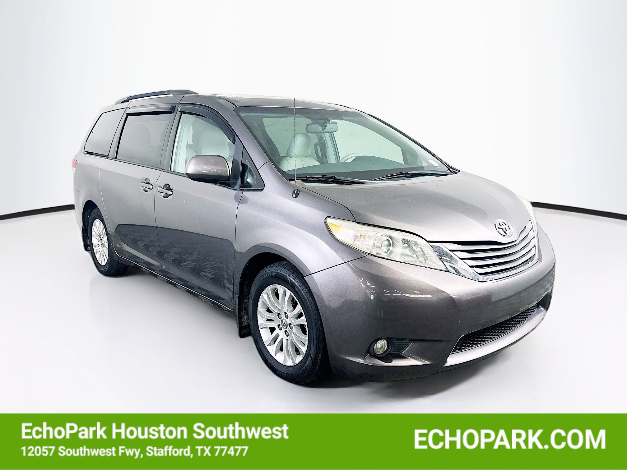 Used 2013 Toyota Sienna XLE FWD video 1