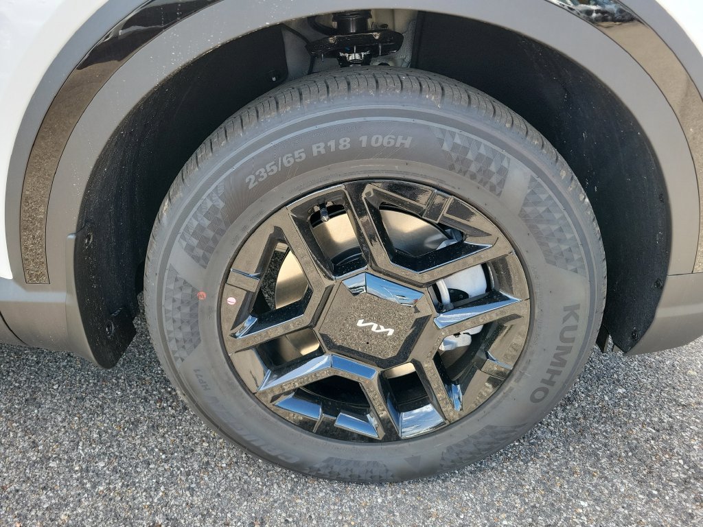 New 2027 Kia Telluride LX w/ Towing Package FWD image 11