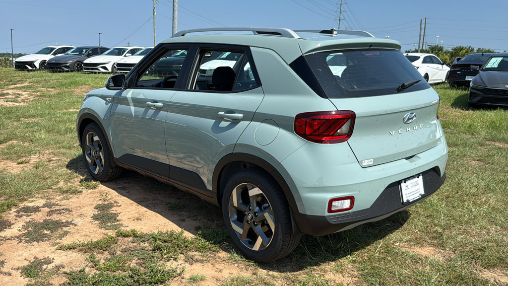 New 2026 Hyundai Venue SEL FWD image 5