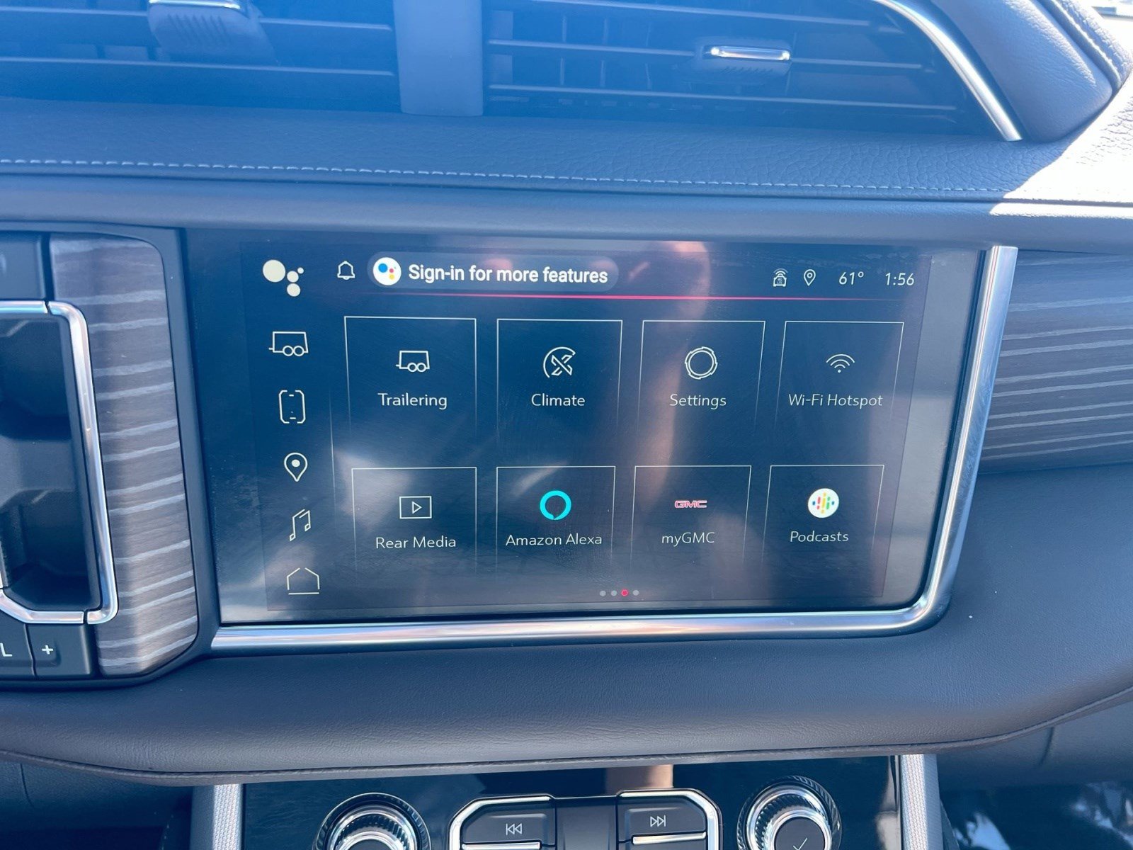 Used 2024 GMC Yukon XL Denali w/ Denali Reserve Package image 18