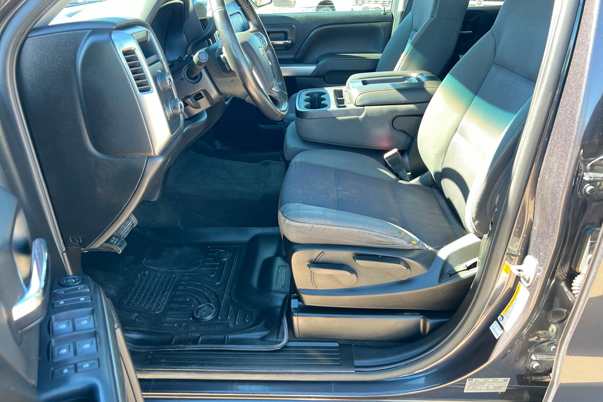 Used 2014 Chevrolet Silverado 1500 LT AWD/4WD image 17