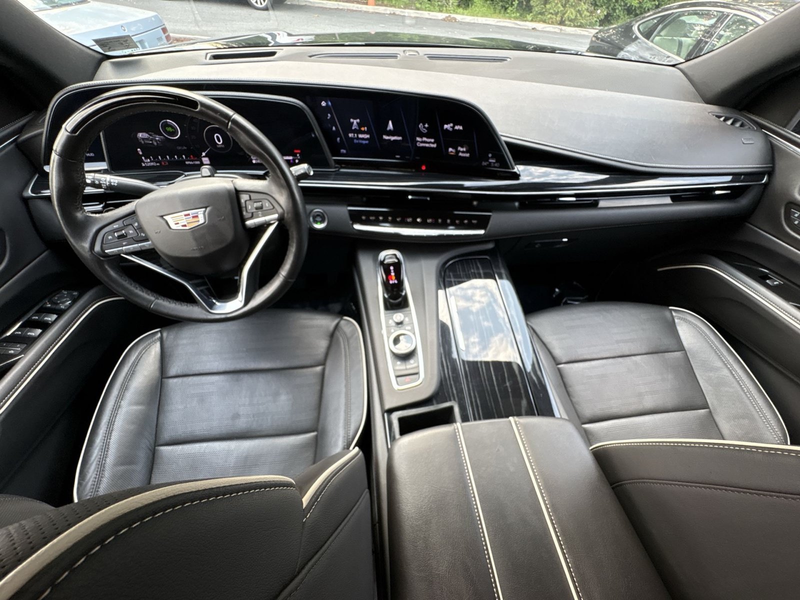 Used 2024 Cadillac Escalade ESV Sport RWD image 23